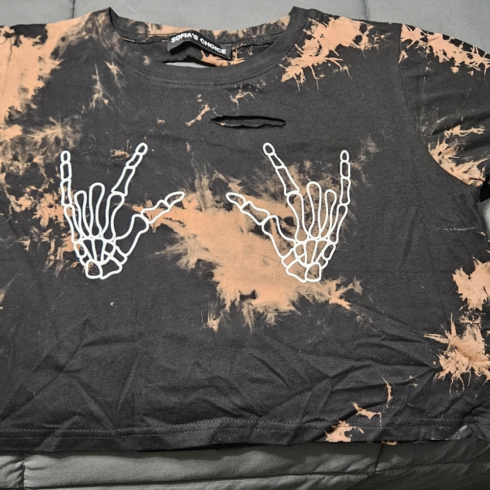 Bleach Washed Skeleton Hand Graphic Cropped Tee